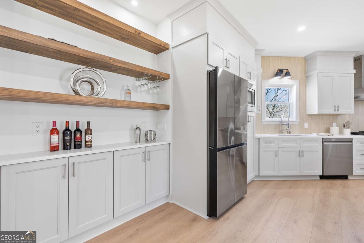 42 Riverdale CIR