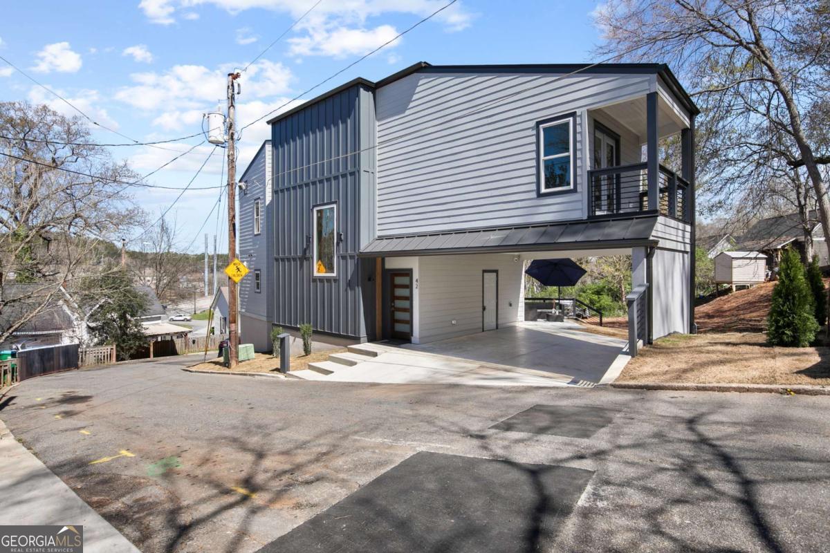 42 Riverdale CIR
