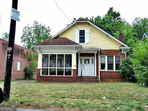 Photo of 1074 Arlington Avenue SW, Atlanta, GA 30310 (MLS # 10674327)