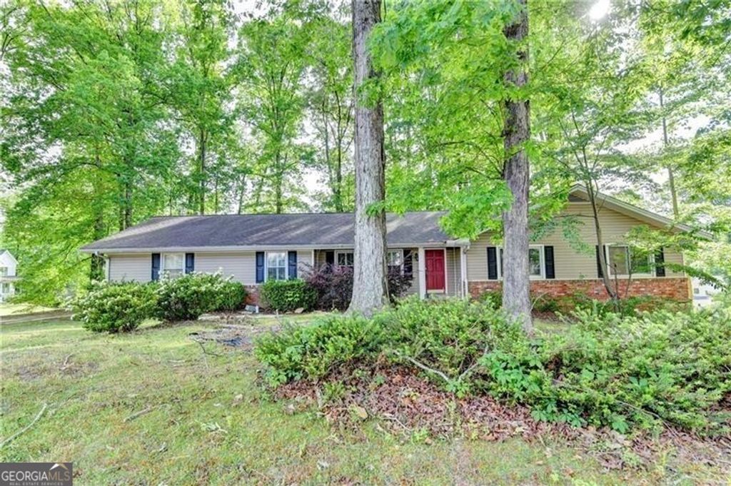 Photo of 3740 Clubland Drive, Marietta, GA 30068 (MLS # 10757692)