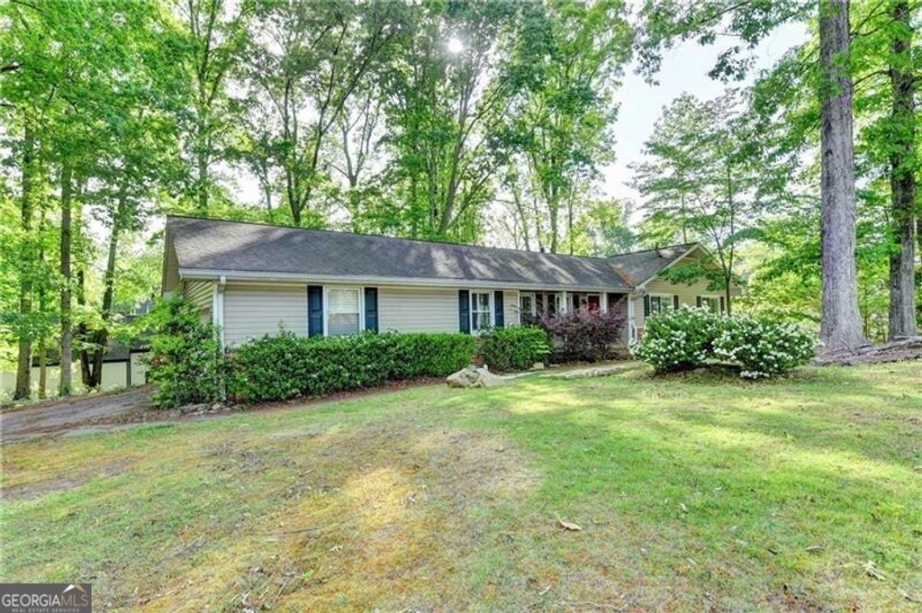 Photo of 3740 Clubland Drive, Marietta, GA 30068 (MLS # 10757692)