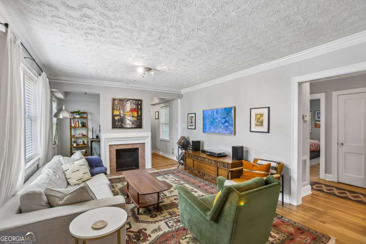 240 Sisson AVE NE