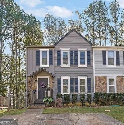 Welcome home to this beautifully renovated 3-bedroom, 2.5-bath townhome in the highly sought-after Pleasant Oaks Neighborhood. Just minutes from Downtown Marietta and all its attractions, this home has been updated with new flooring, new appliances, a new water heater, new HVAC, and fresh interior and exterior paint. Enjoy the spacious fenced-in backyard with a firepit- perfect for entertaining, and relax in the screened-in back porch, offering a peaceful view of the trees and private yard. This home is ideal for families of all sizes, as well as empty nesters seeking a tranquil retreat. Don't miss out on this charming property in a fantastic neighborhood! Call today to schedule your tour!