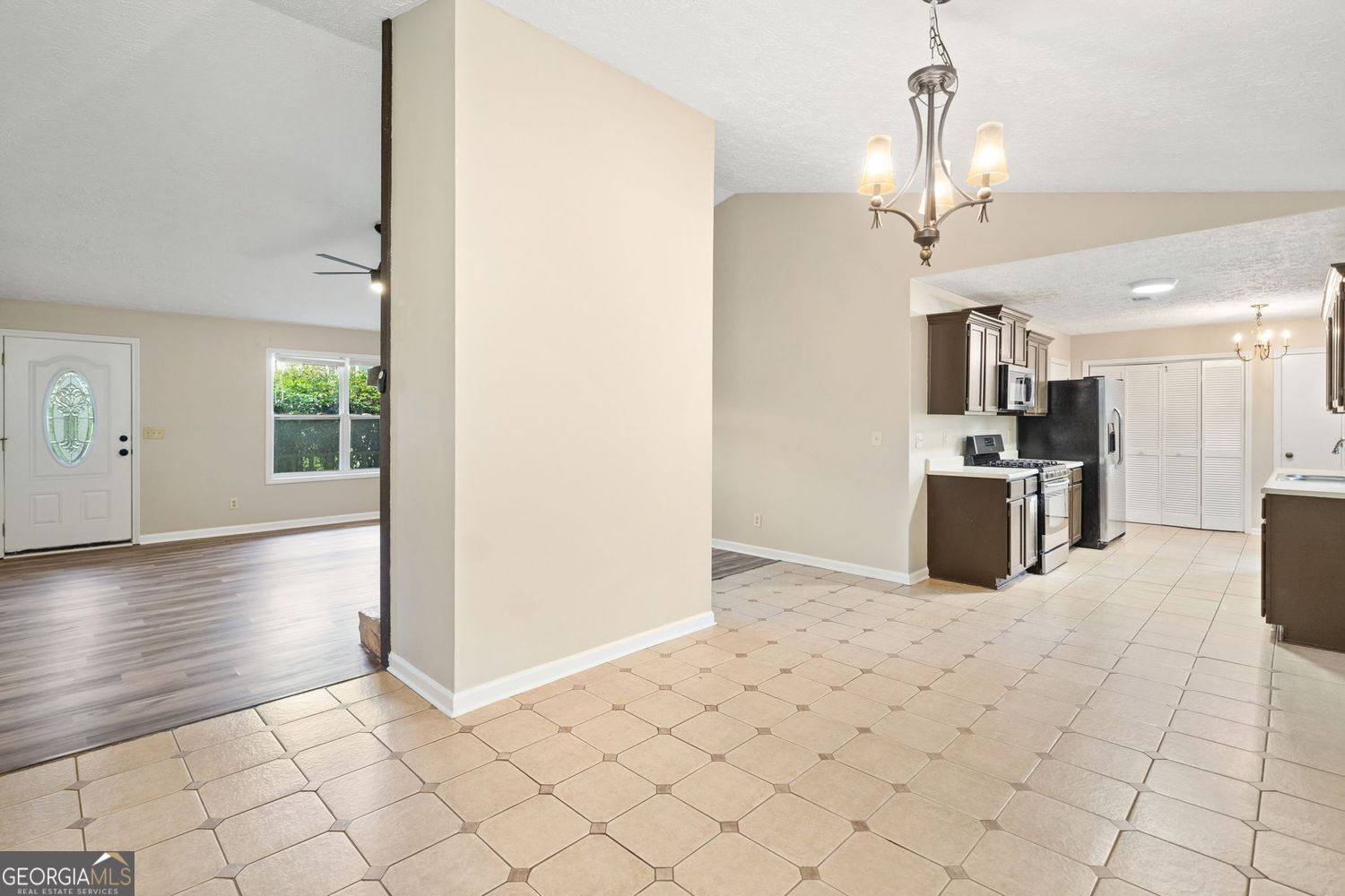 RIVERCHASE - Residential