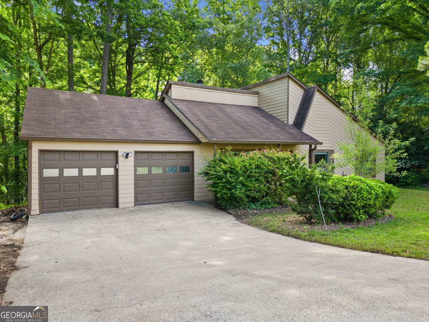 162 Riverchase DR