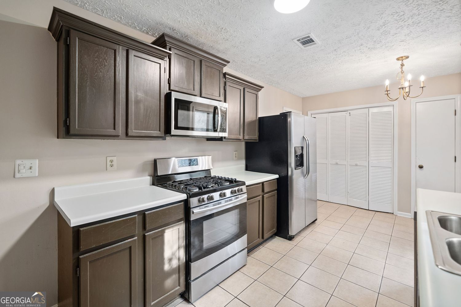 RIVERCHASE - Residential