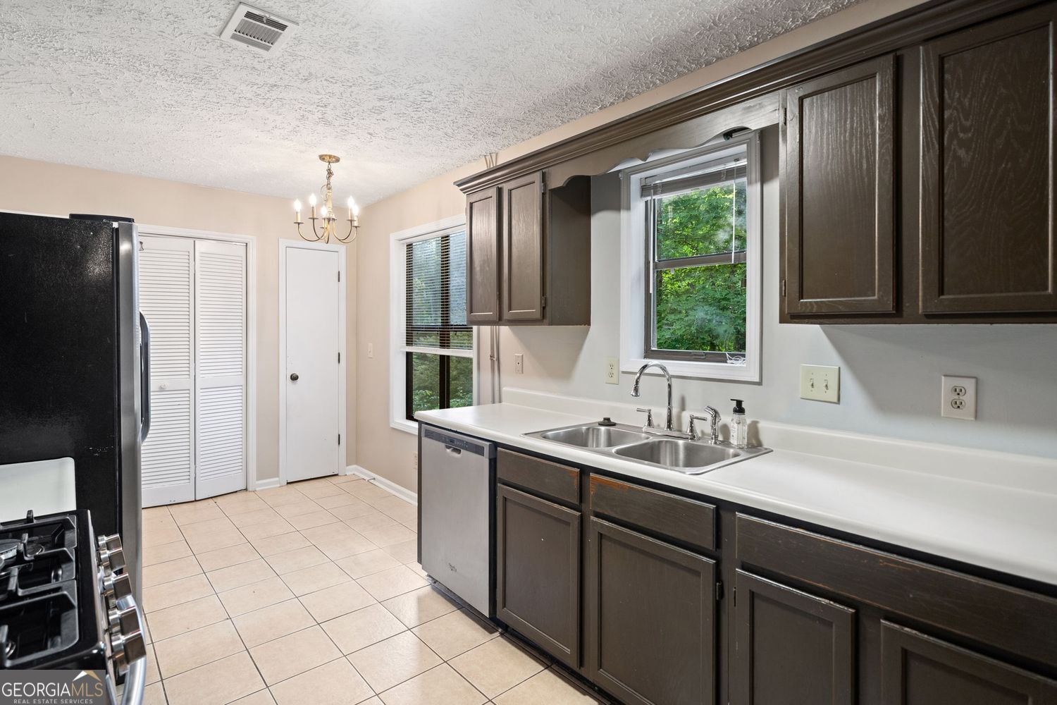 RIVERCHASE - Residential