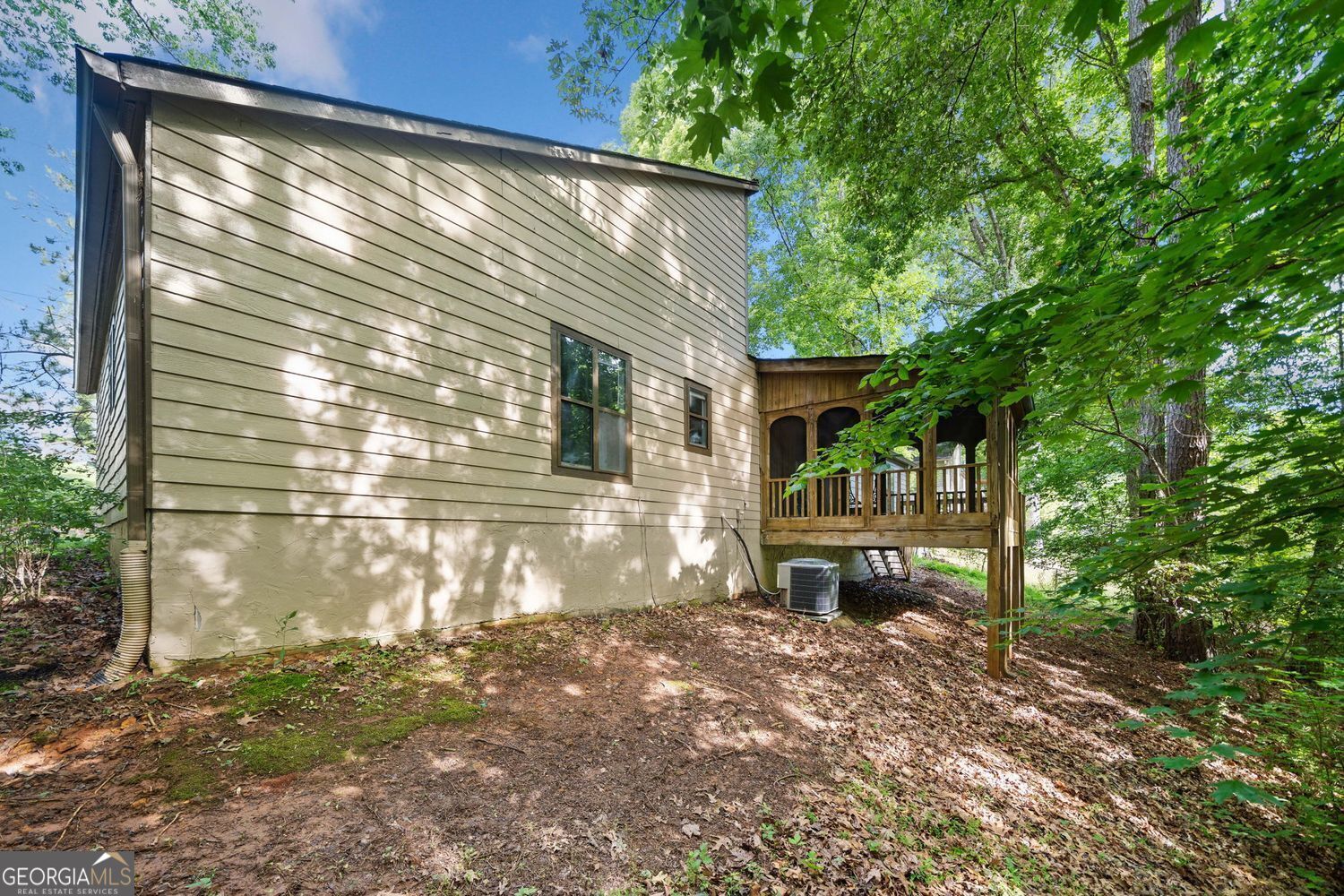 RIVERCHASE - Residential