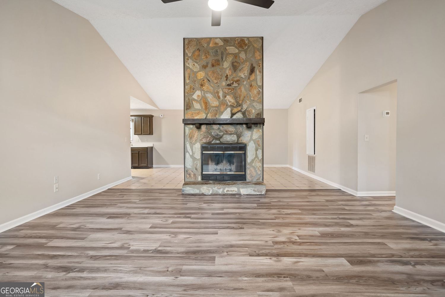 RIVERCHASE - Residential