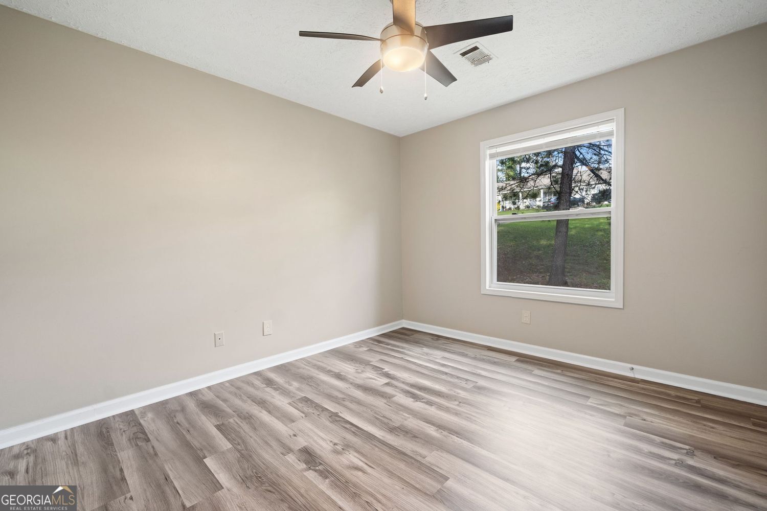 RIVERCHASE - Residential