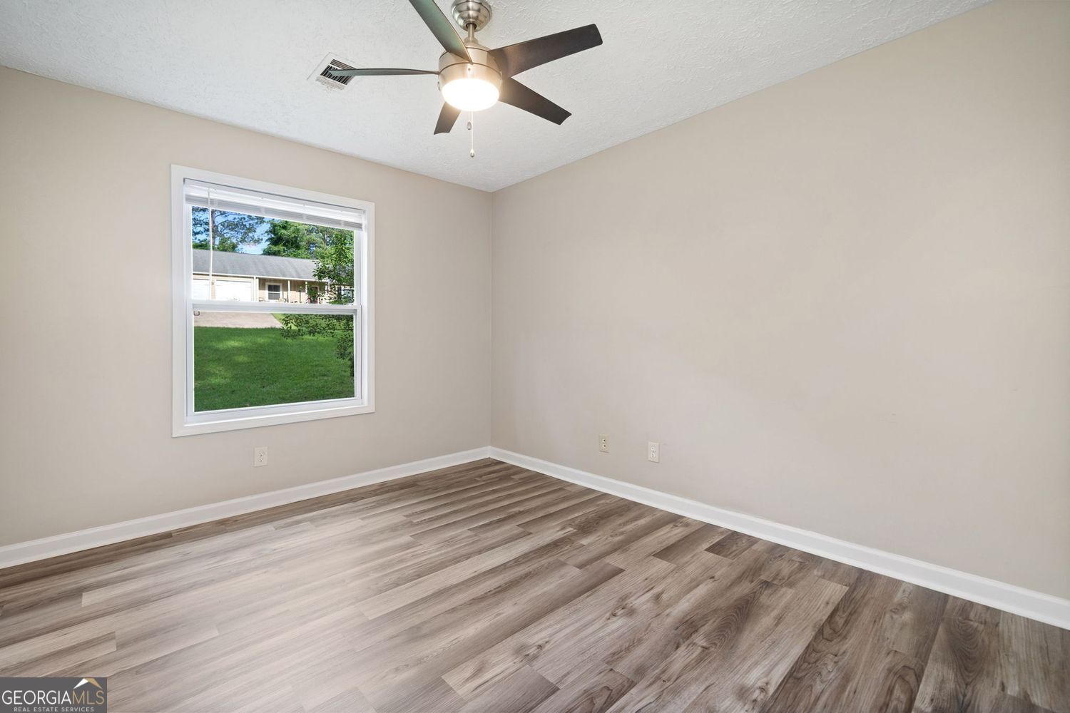 RIVERCHASE - Residential