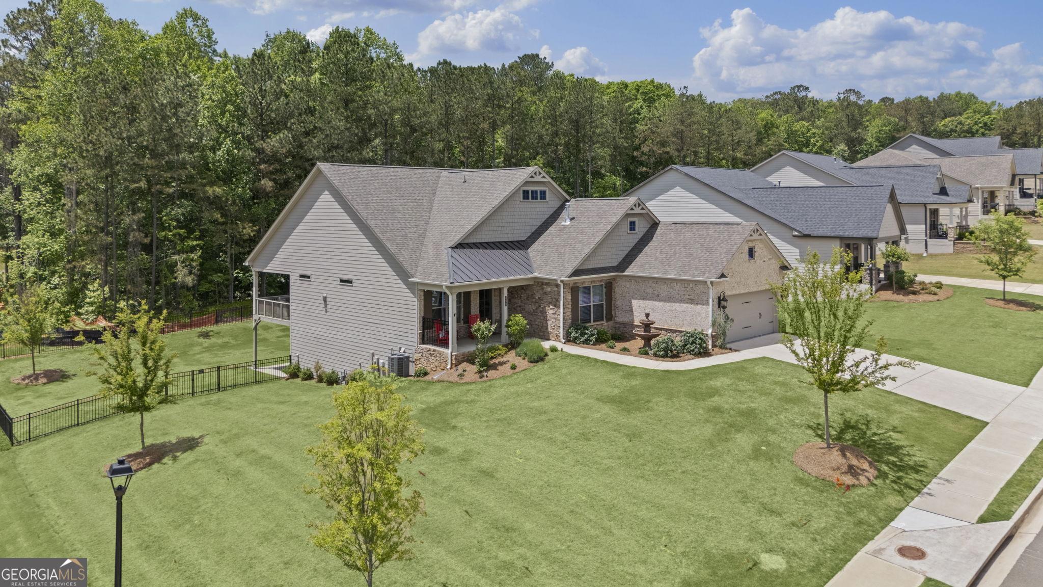 438 Southland CIR