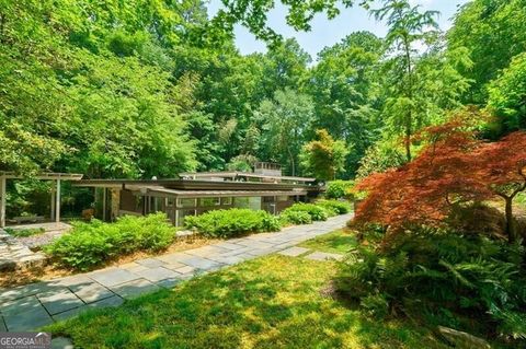 Photo of 465 Hillside Drive NW, Atlanta, GA 30342 (MLS # 10615727)