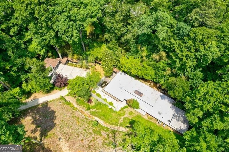 465 Hillside DR NW