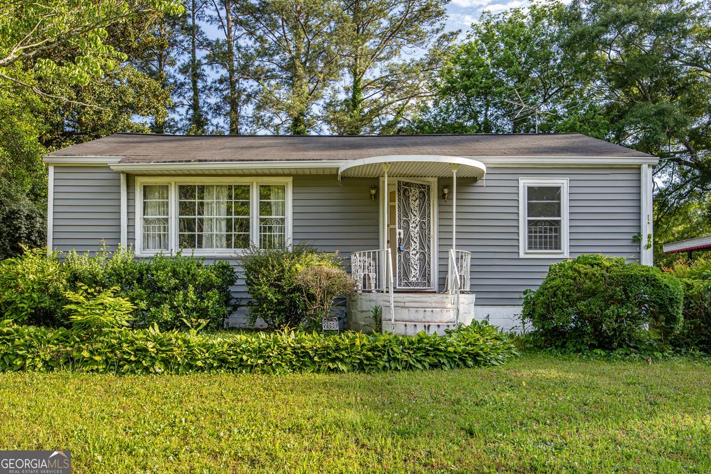 Photo of 2090 Verbena Street NW, Atlanta, GA 30314 (MLS # 10772129)