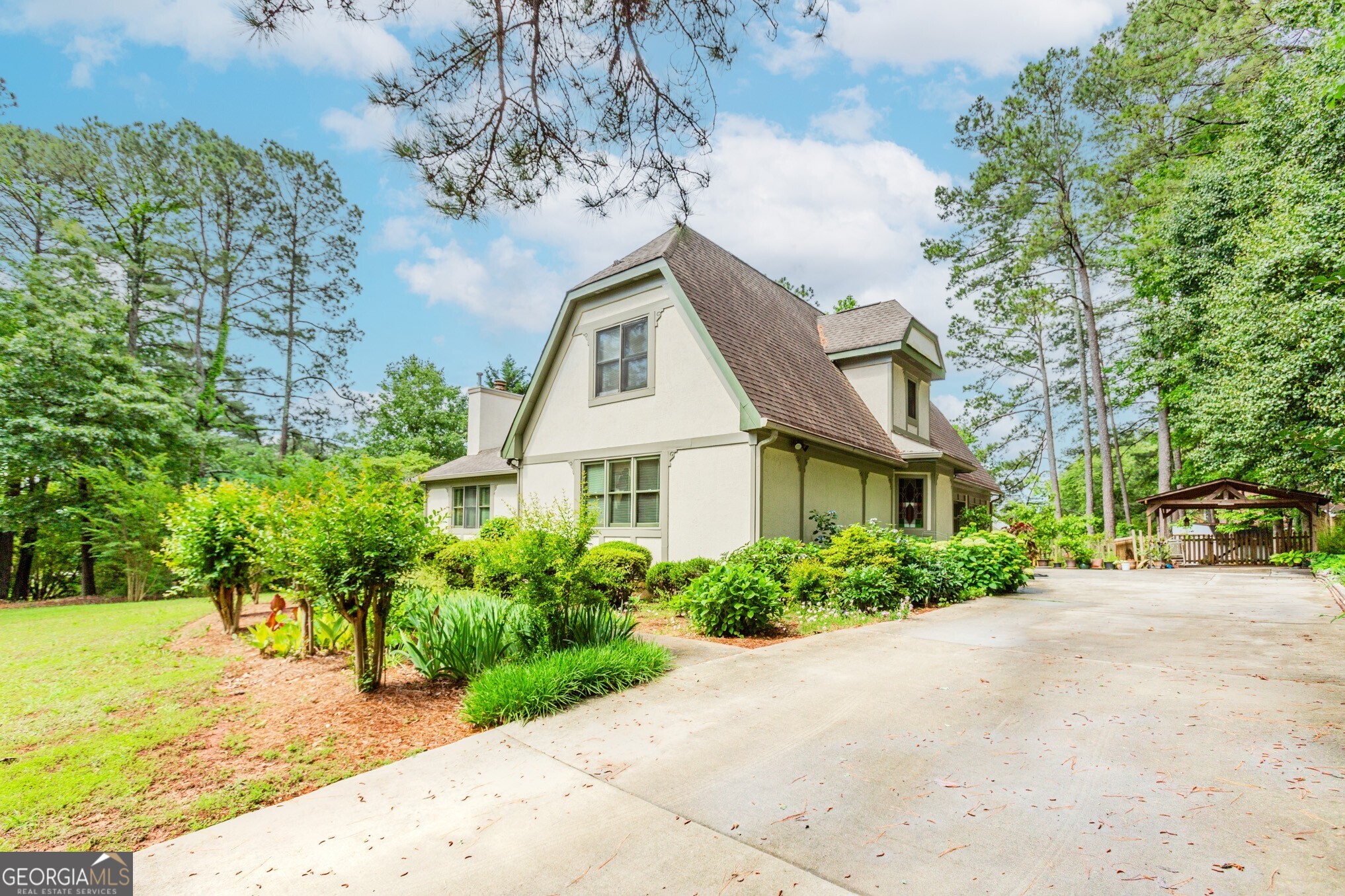 529 Arnold RD