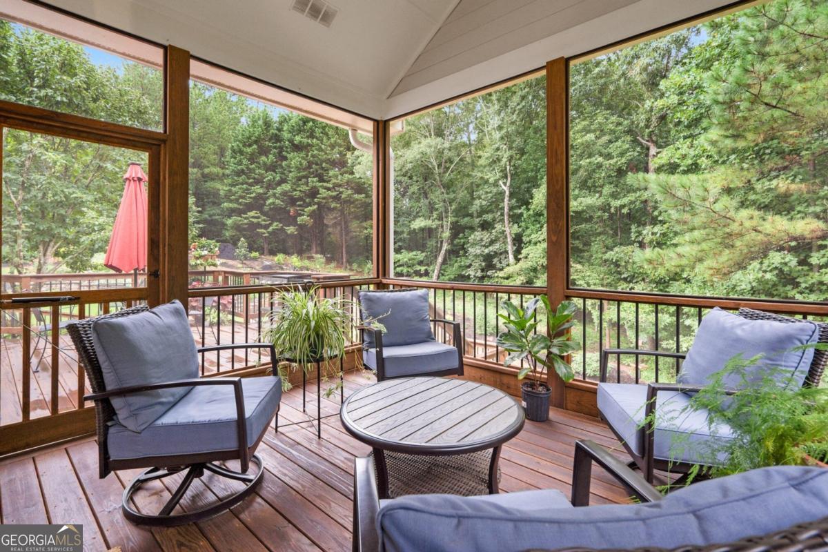 LAUREL BROOKE - Residential