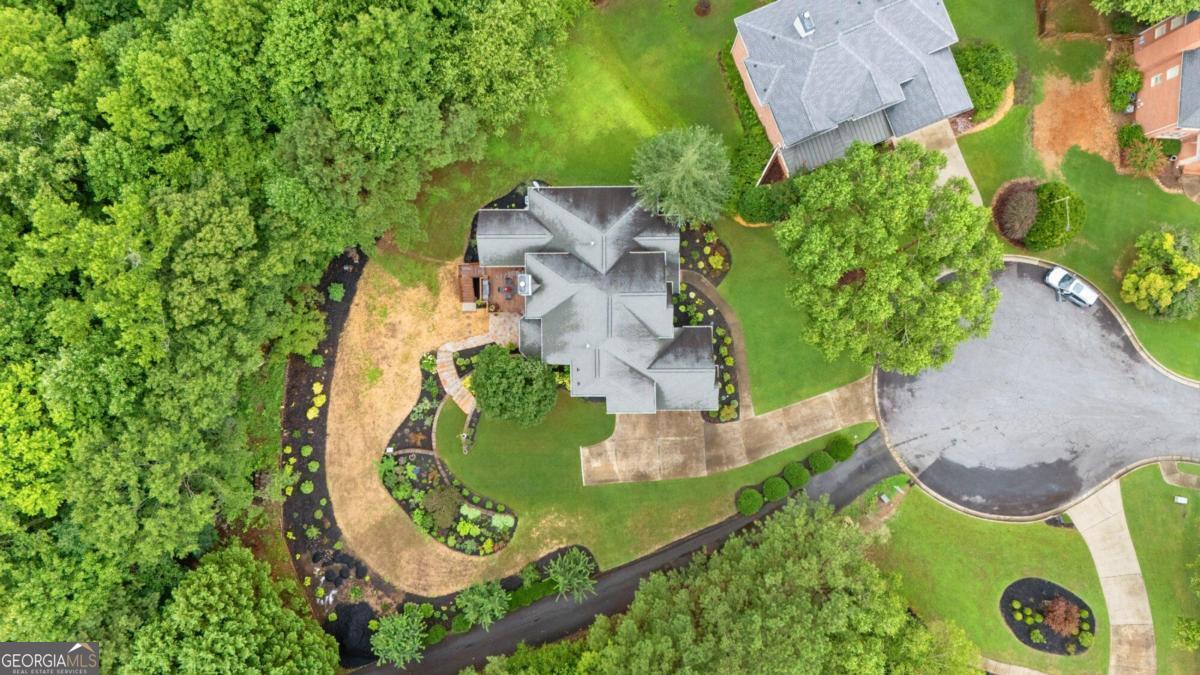 LAUREL BROOKE - Residential