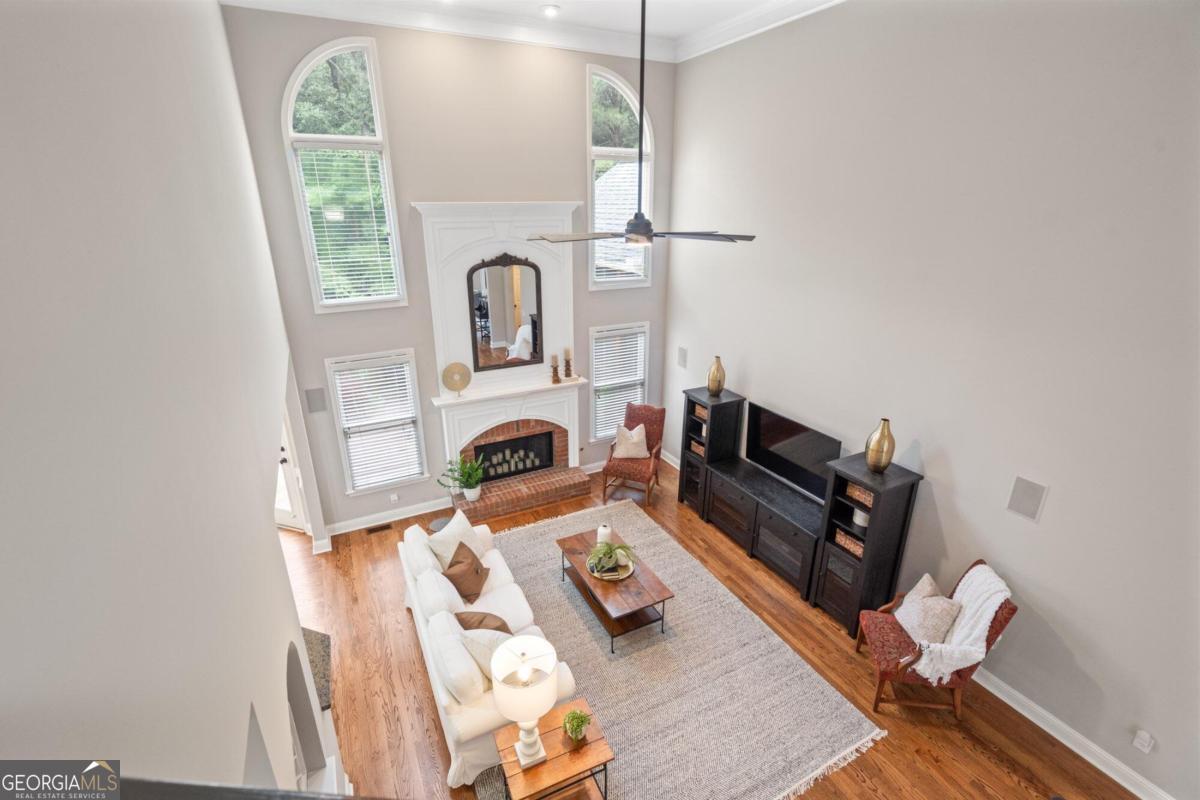 LAUREL BROOKE - Residential
