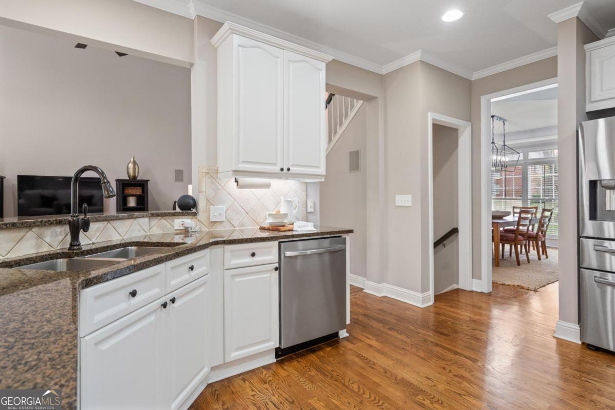 LAUREL BROOKE - Residential