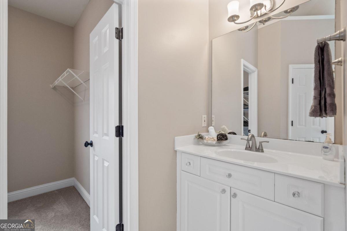 LAUREL BROOKE - Residential