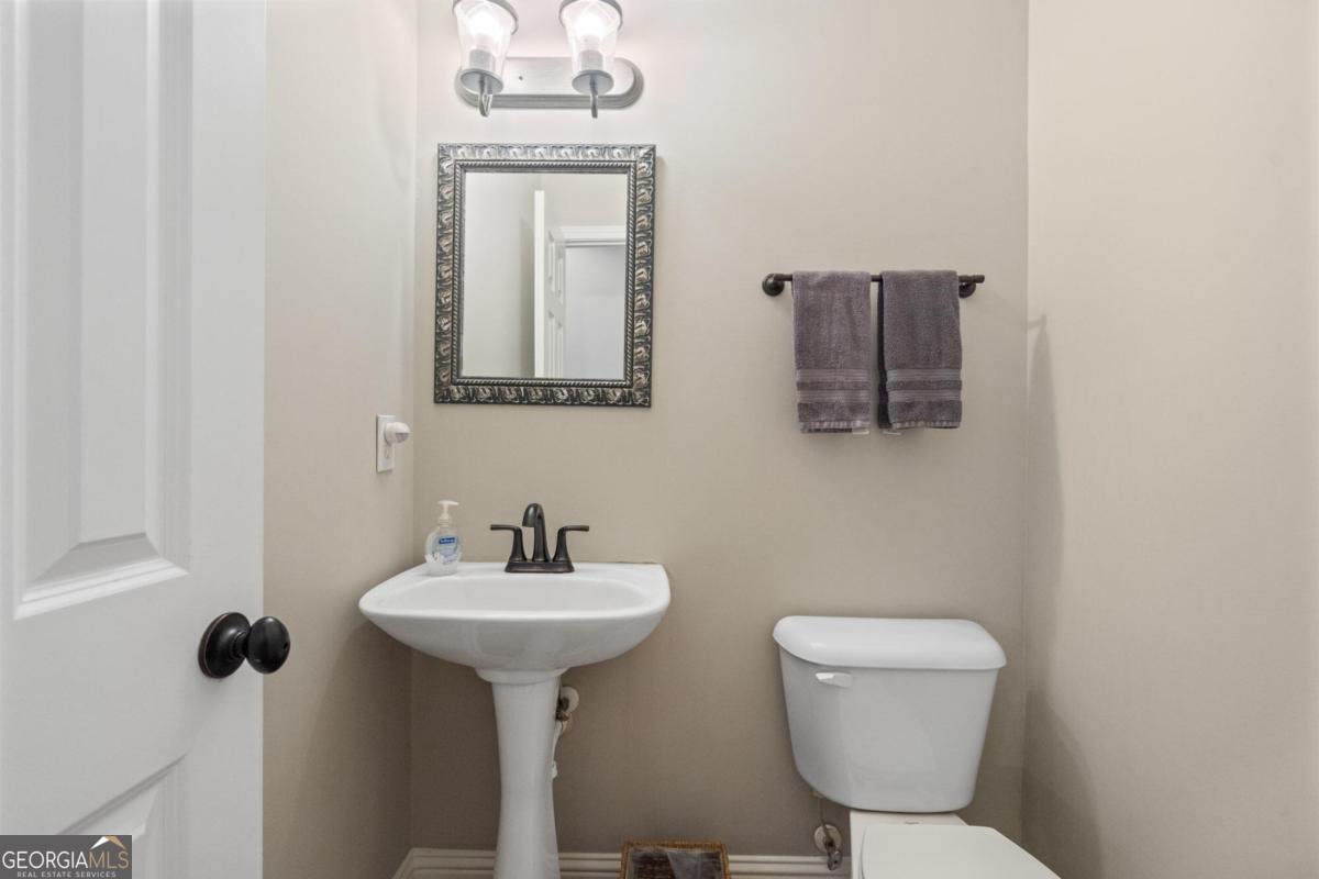 LAUREL BROOKE - Residential