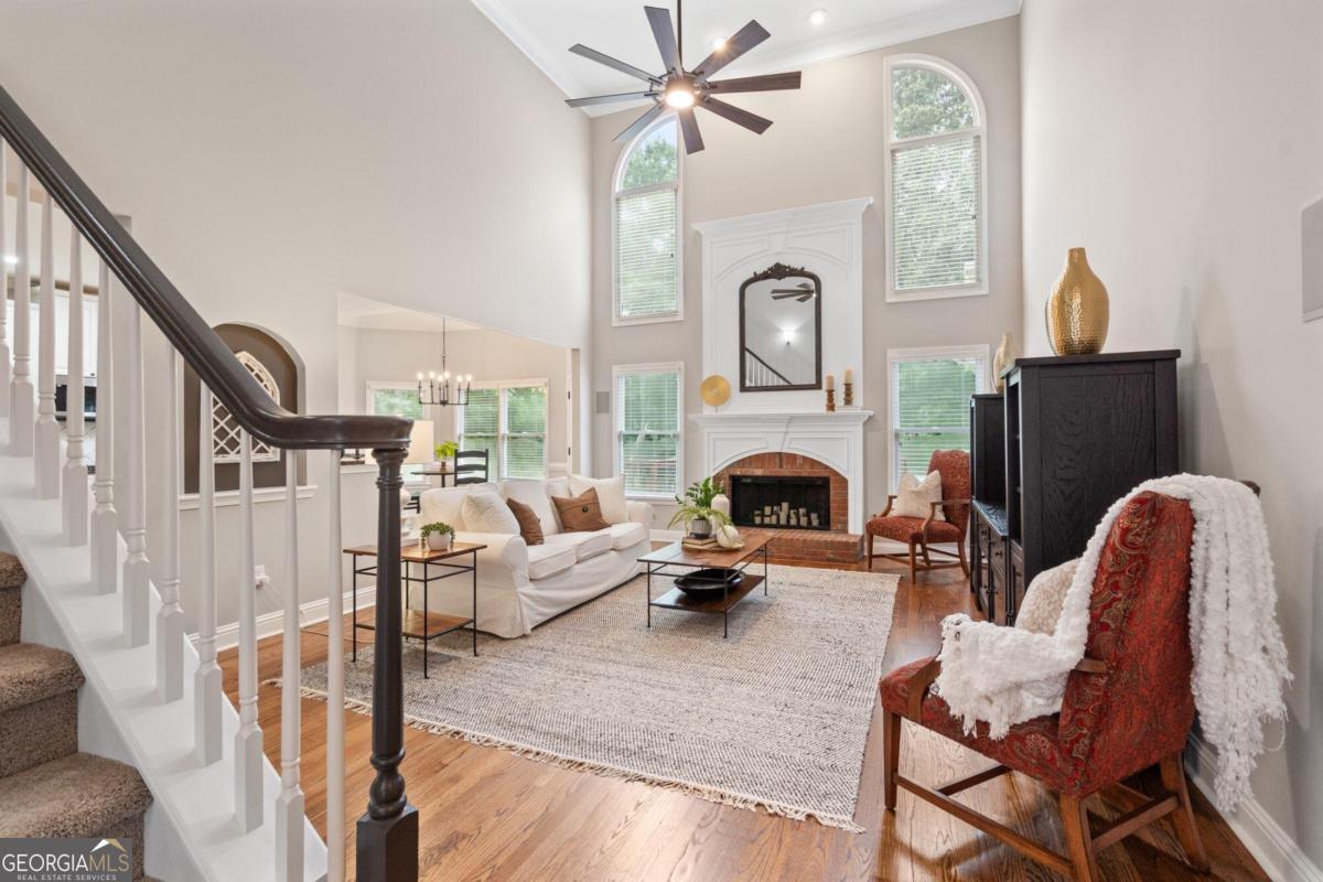 LAUREL BROOKE - Residential