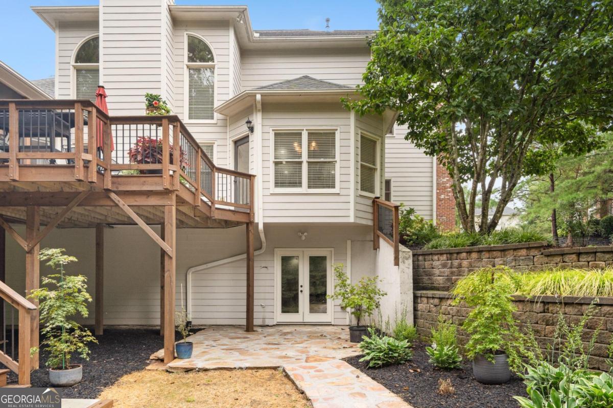 LAUREL BROOKE - Residential
