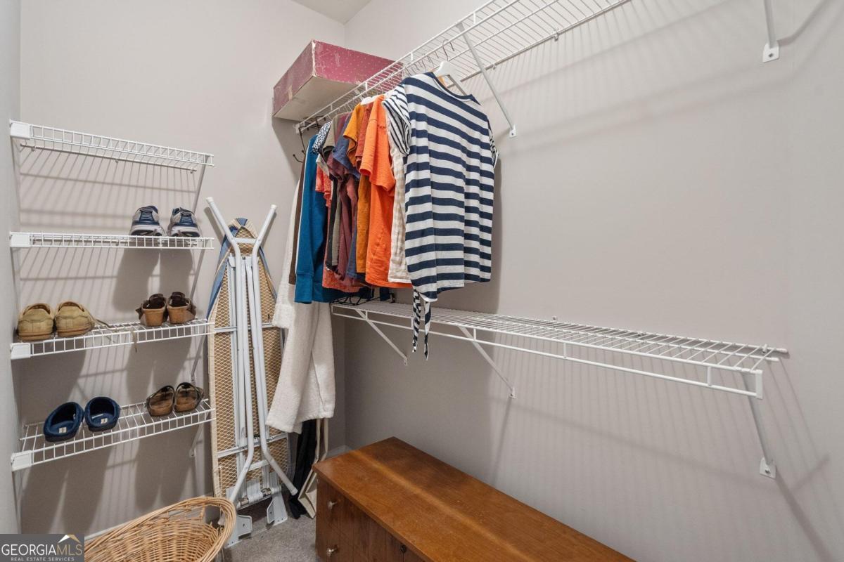 LAUREL BROOKE - Residential