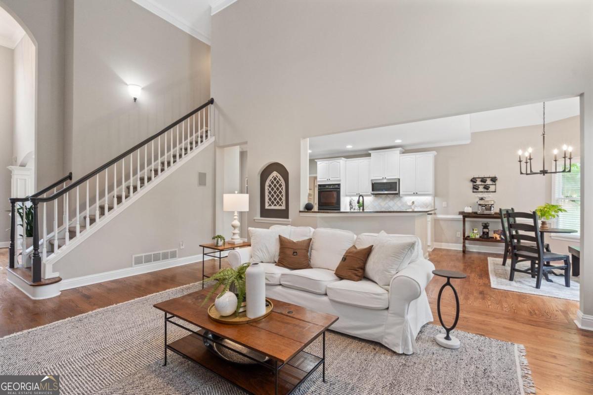 LAUREL BROOKE - Residential