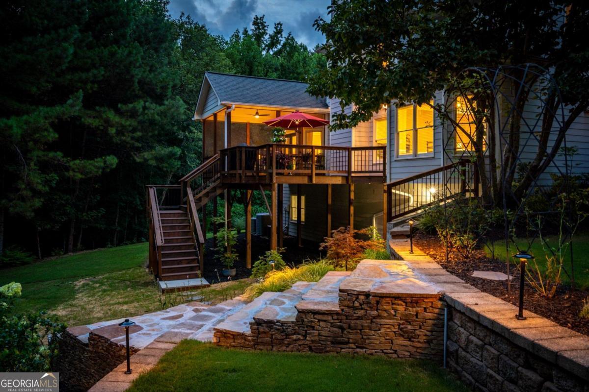 LAUREL BROOKE - Residential