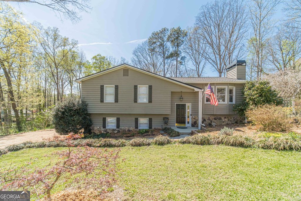 Photo of 1377 Candlelite Lane, Snellville, GA 30078 (MLS # 10718151)