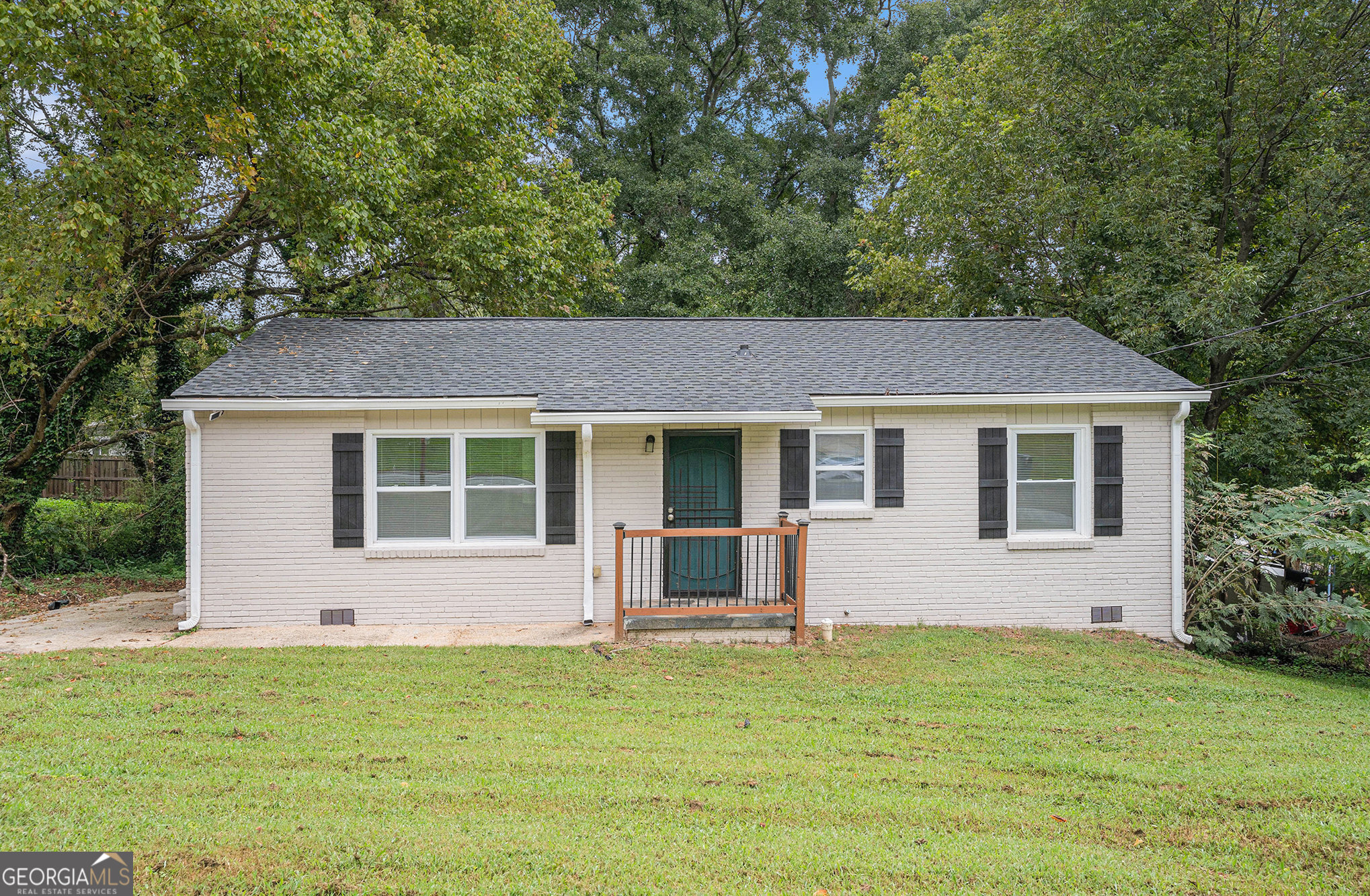 Welcome Home to this Beautifully Remodeled Ranch Home! This MOVE-IN READY home has it all, New countertops, stainless steel appliances, new white kitchen cabinets, new backsplash, new designer shower tile, new vanity, toilet, new driveway and fresh paint inside and out. This home is a Must See! Bring your Buyers today!