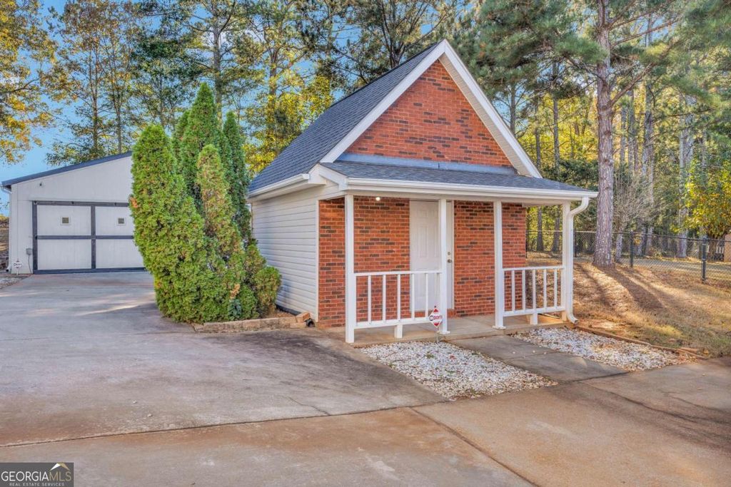 Photo of 523 Barhams Ridge Drive, Mcdonough, GA 30252 (MLS # 10720123)