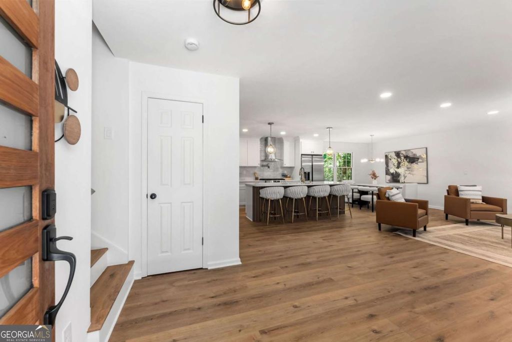 Photo of 1299 Seven Springs Circle, Marietta, GA 30068 (MLS # 10739883)