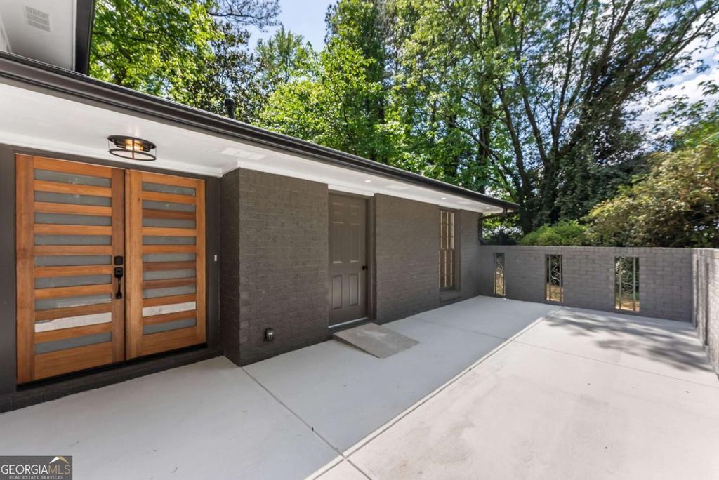 Photo of 1299 Seven Springs Circle, Marietta, GA 30068 (MLS # 10739883)