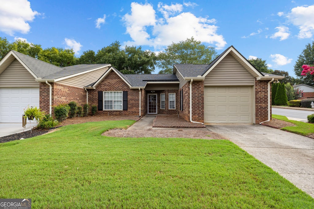 Photo of 180 Monmouth Drive, Fayetteville, GA 30214 (MLS # 10813329)