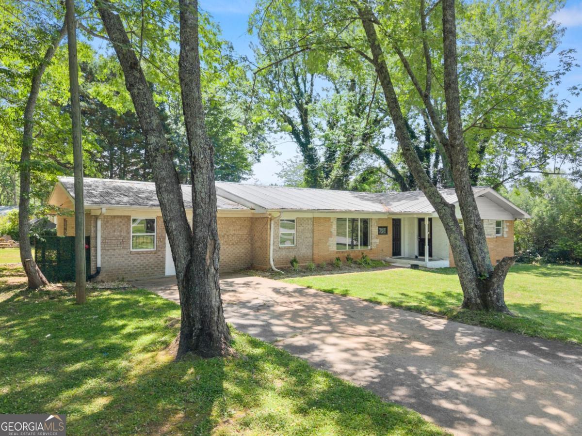 1076 Highway 9 N