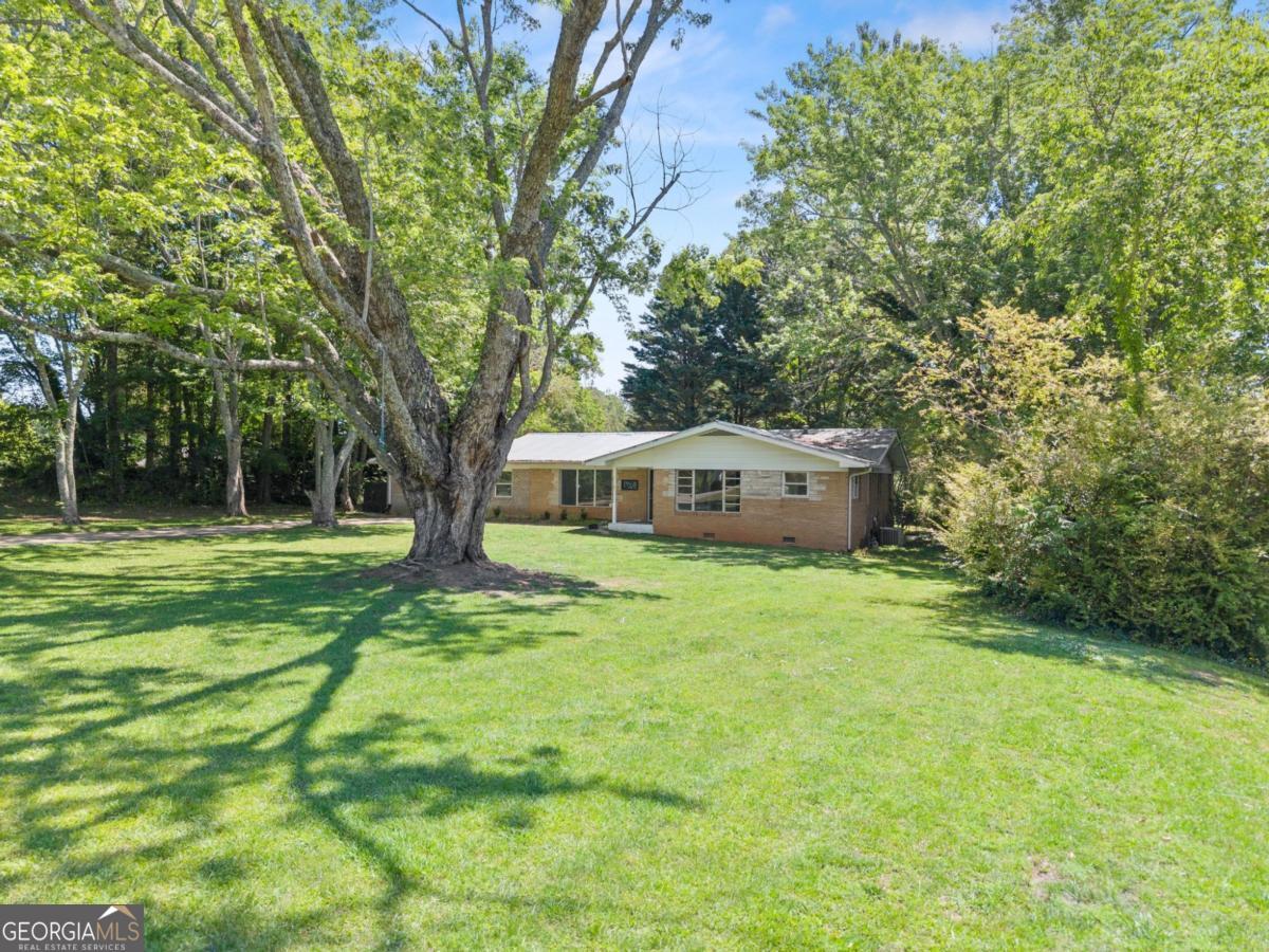 1076 Highway 9 N