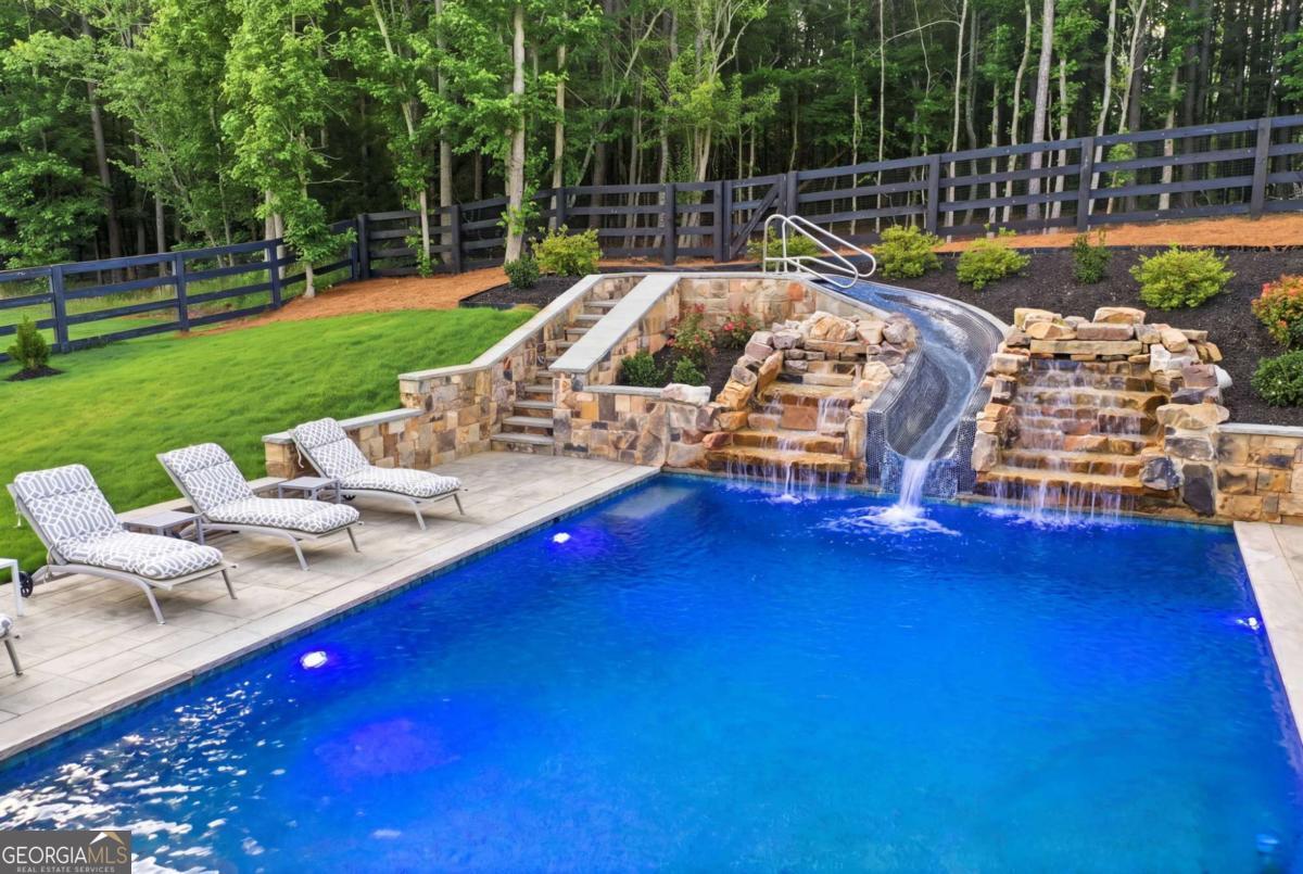 5475 Summit Oak DR