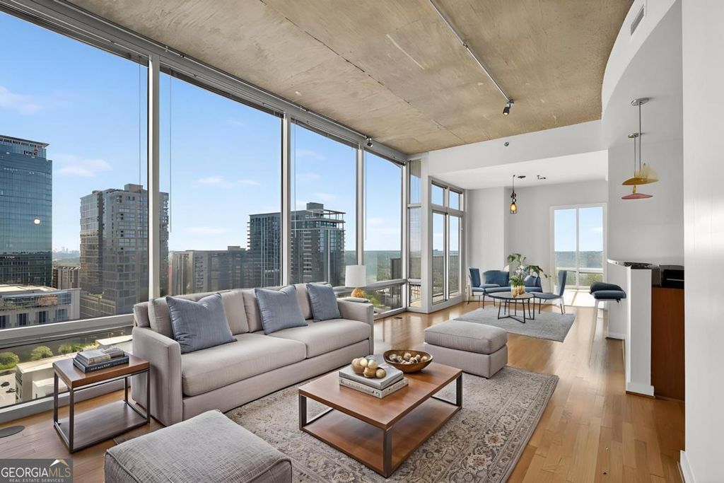 Photo of 943 Peachtree Street NE #1915, Atlanta, GA 30309 (MLS # 10765803)