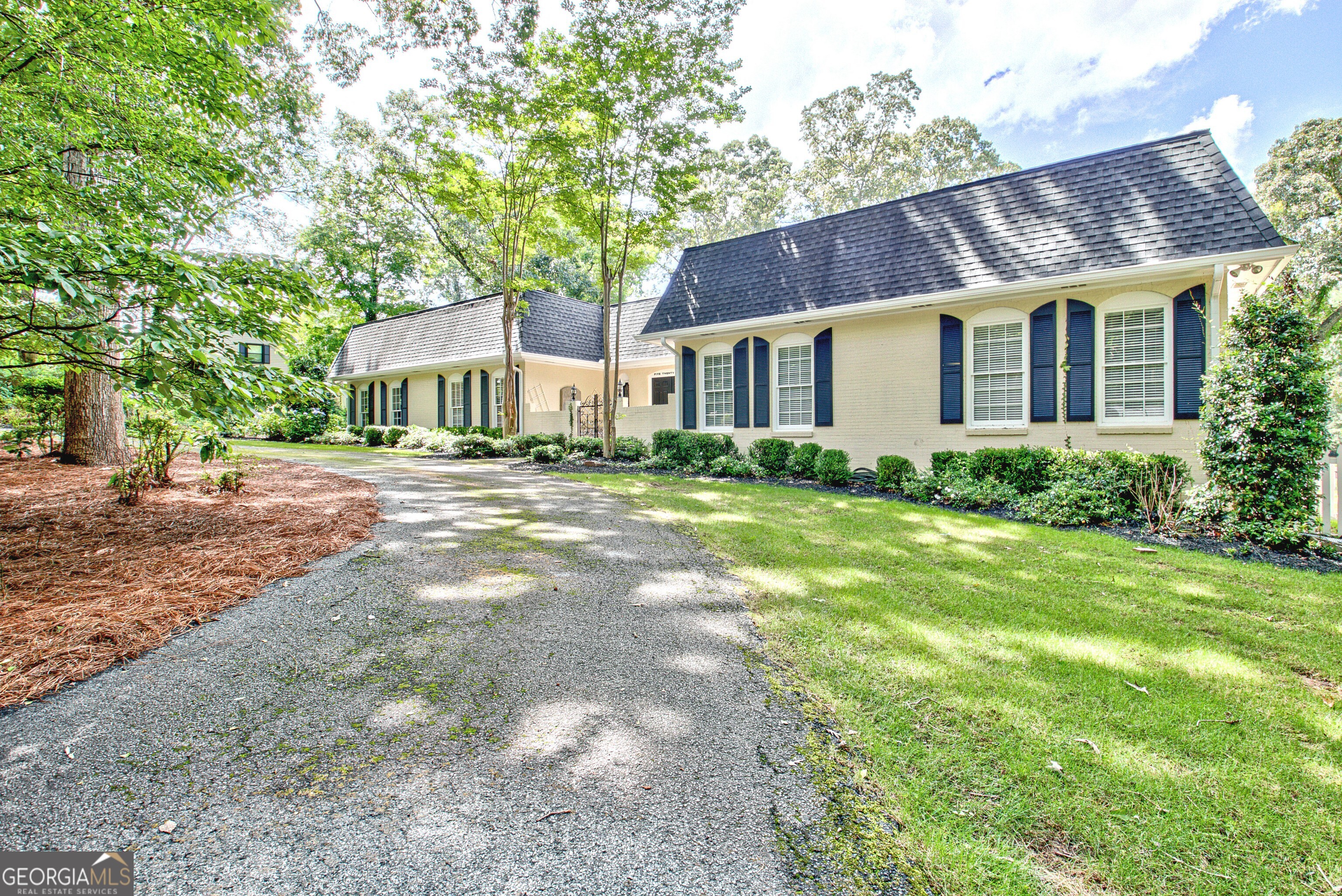 522 Golfview