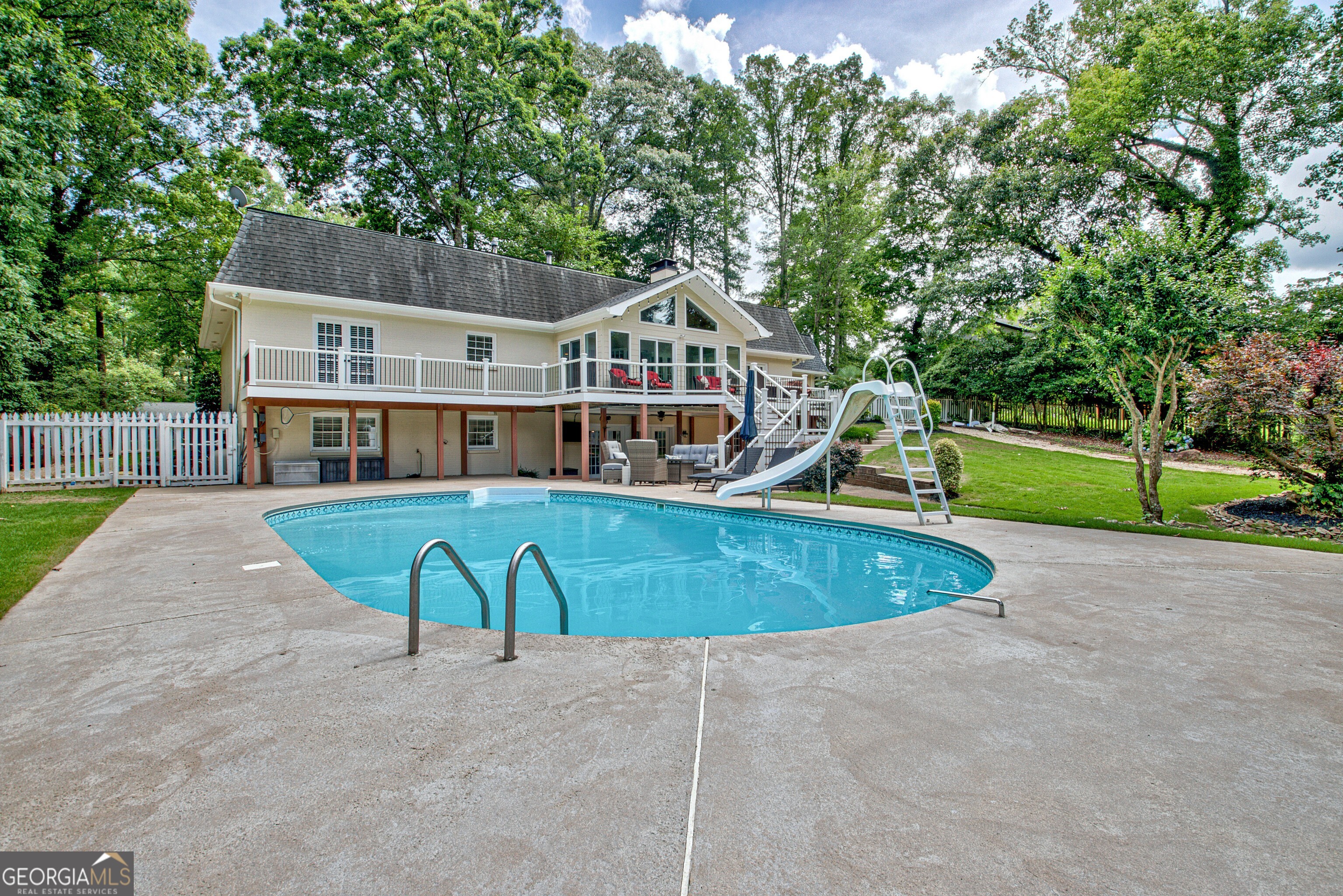 522 Golf View DR