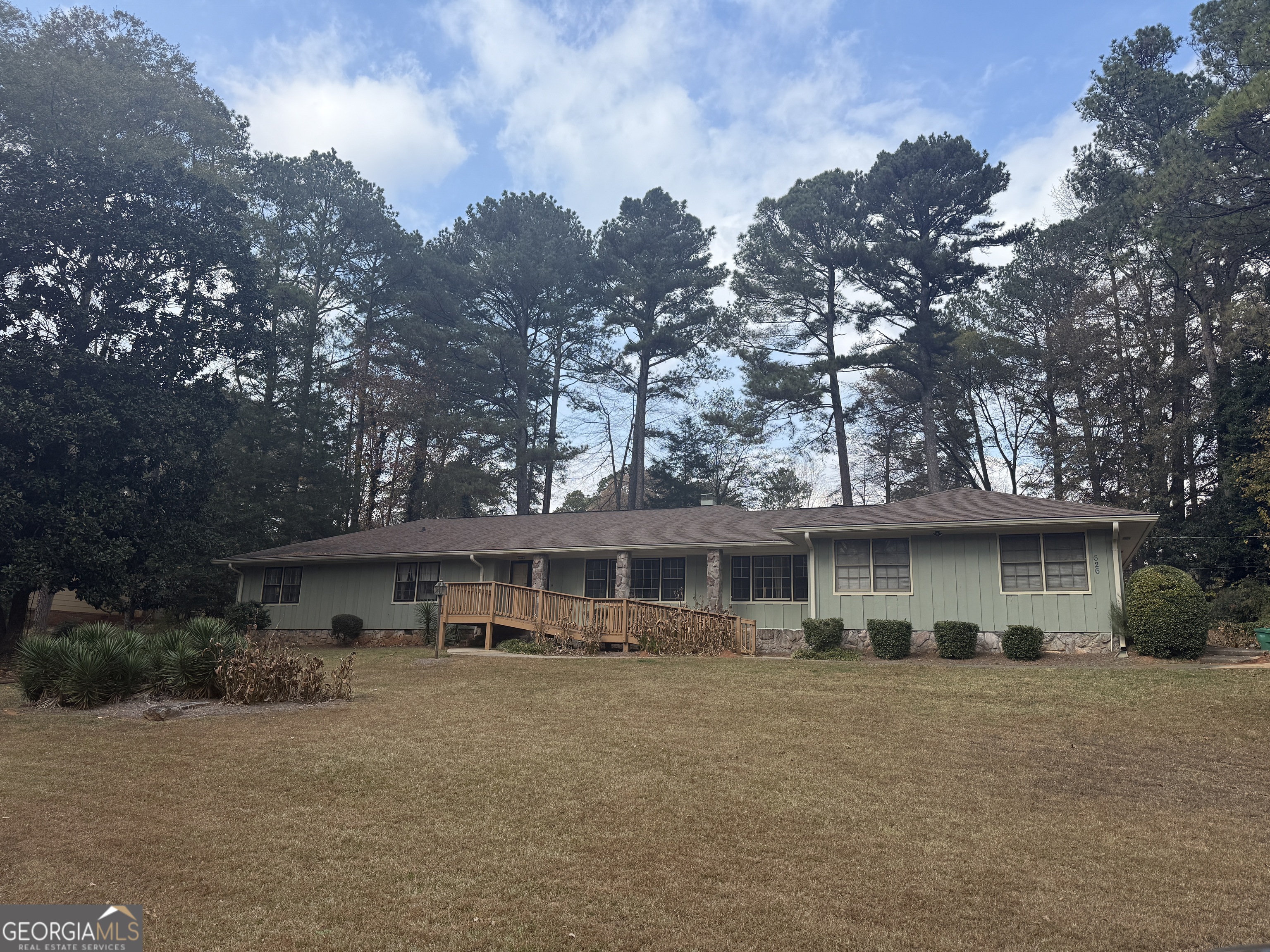 626 E Riverbend DR SW