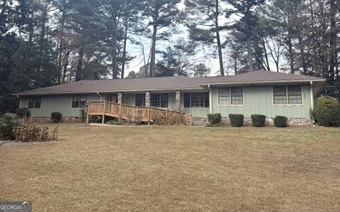 626 E Riverbend DR SW Lilburn GA 30047