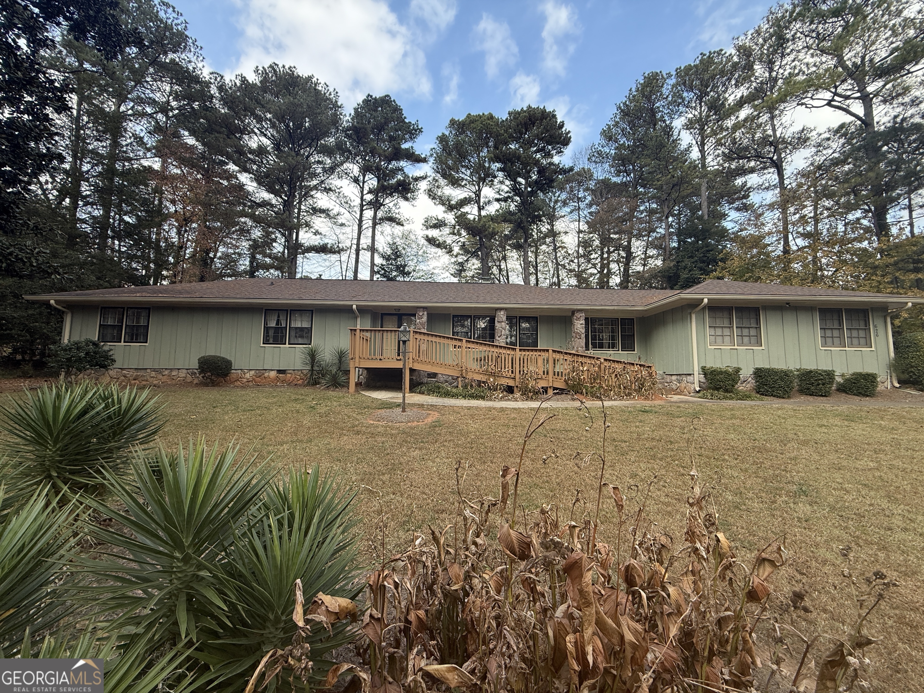 626 E Riverbend DR SW