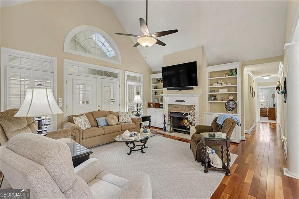 7266 Oak Arms DR