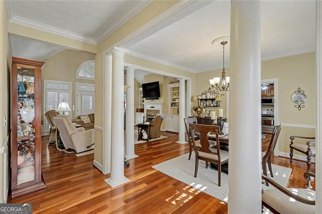 7266 Oak Arms DR
