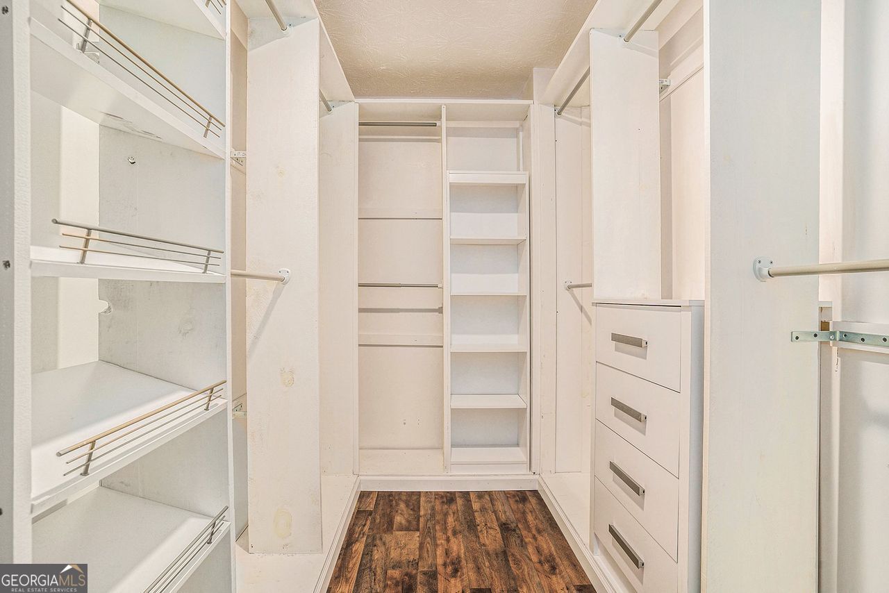 Westchester Lakes Ph B4 - Residential