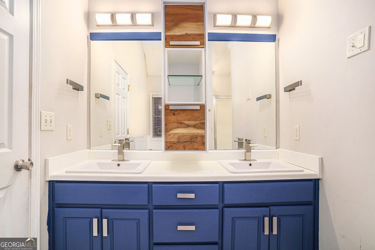 Westchester Lakes Ph B4 - Residential